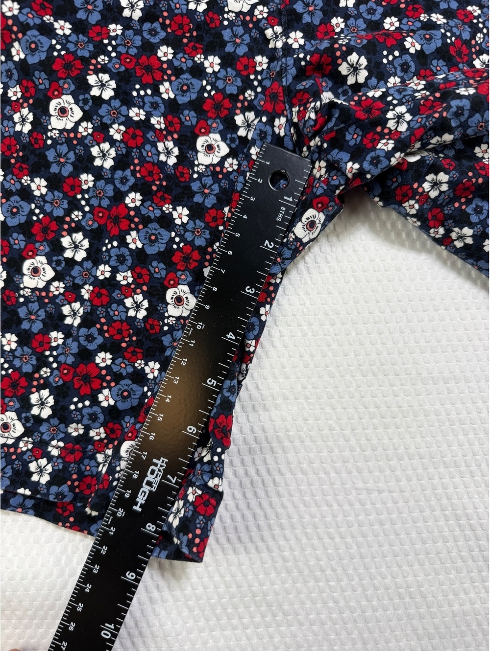 Tommy Hilfiger Women’s Size 12 Floral Bermuda Shorts Navy Red Blue - Picture 5 of 6